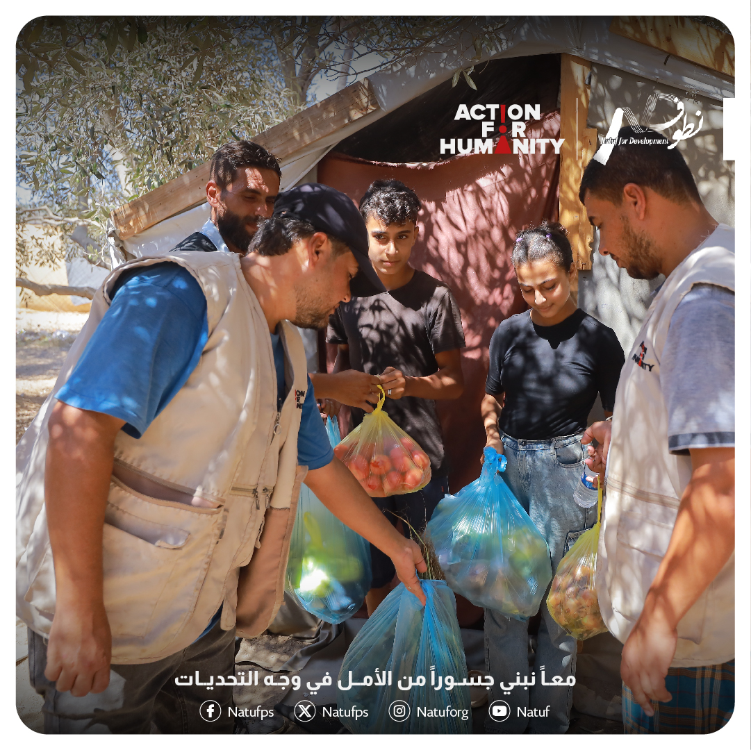 فريق نطوف بتوزيع سلال الخضار على ما يقارب 600 من العائلات النازحة